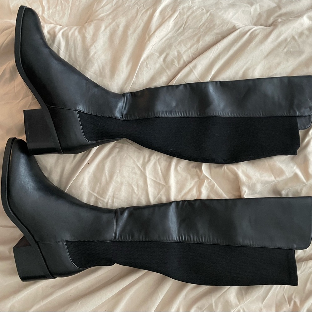 Elegant Black Women's tall Boots, Never worn in excellent